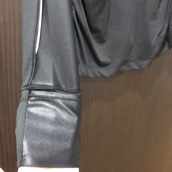 Lululemon Athletica Runners Half Zip Long Sleeve - Picture 3 of 7